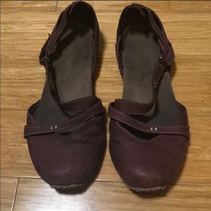Ahnu purple size 9 shoes